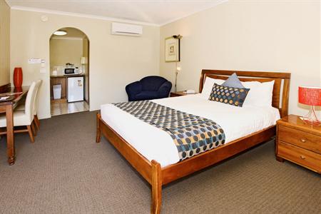 фото отеля BEST WESTERN Tudor Motor Inn