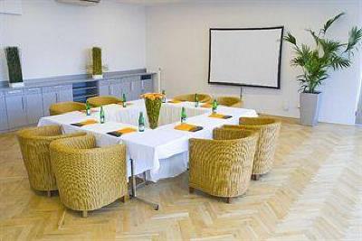 фото отеля Holiday Inn Prague Airport