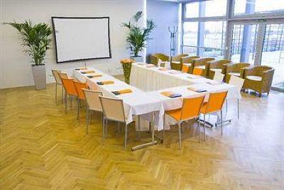 фото отеля Holiday Inn Prague Airport