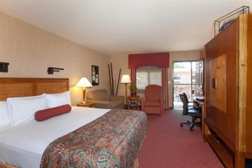 фото отеля Adelaide Inn
