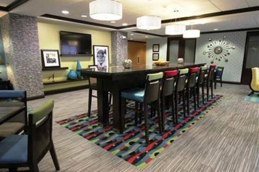 фото отеля Hampton Inn Iowa City University Area