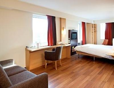 фото отеля Ibis Belfast Queens Quarter
