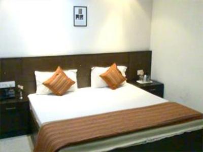 фото отеля Hotel  Atithi - East of Kailash, South Delhi