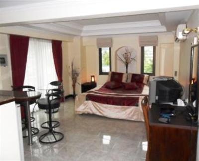 фото отеля Adonis Guest House