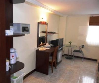 фото отеля Adonis Guest House