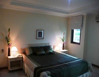 фото отеля Adonis Guest House