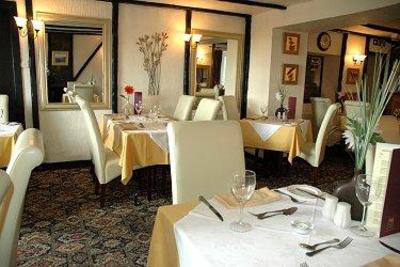 фото отеля Thelbridge Cross Inn