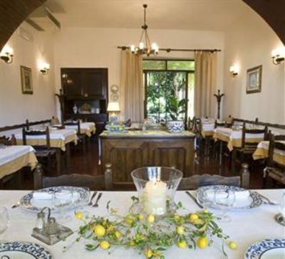 фото отеля Albergo Ristorante La Pietra
