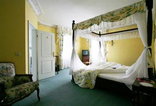 фото отеля Schlosshotel Michelfeld