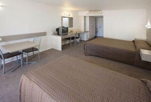 фото отеля Sandor's Motor Inn