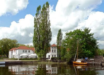 фото отеля Hotel Seeschloesschen