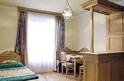 фото отеля Sarga Rozsa Apartmanhaz