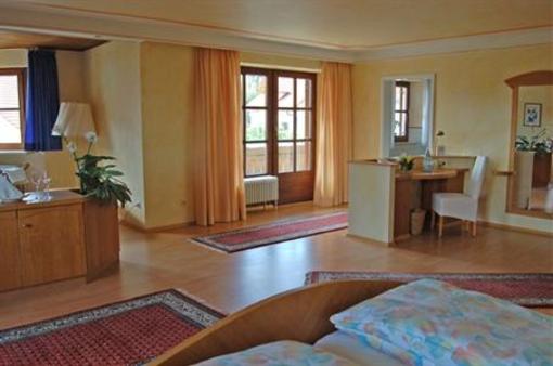 фото отеля Landhaus Weller Dietmannsried