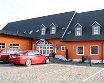 фото отеля Hotel Motorsport Ostrovacice