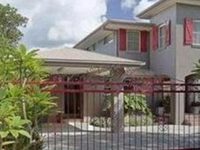 Chez Byron Accommodation