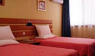 фото отеля Home Inn Yueyang Railway Station