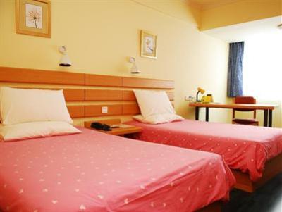 фото отеля Home Inn Yueyang Railway Station