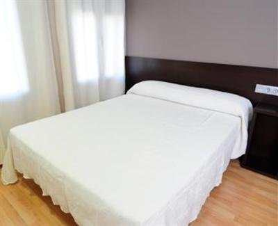 фото отеля Hostal Venta Valcorba