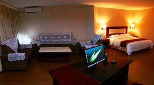 фото отеля Jiakai Crown Hotel