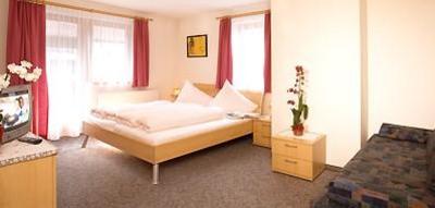 фото отеля Daheim Apartments Langenfeld