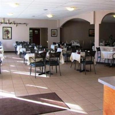 фото отеля Lacombe Motor Inn