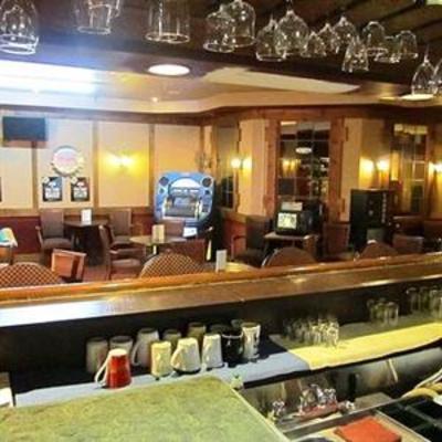 фото отеля Lacombe Motor Inn
