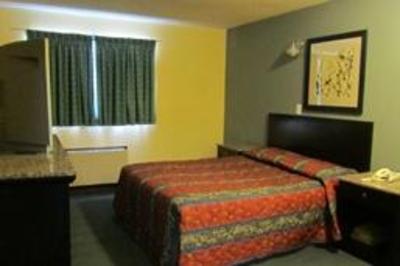 фото отеля Lacombe Motor Inn