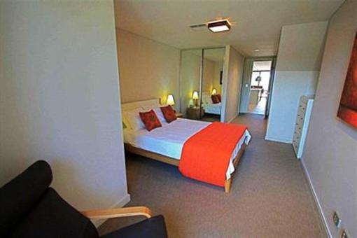 фото отеля Waters Edge Luxury at Mandurah - By The Bay