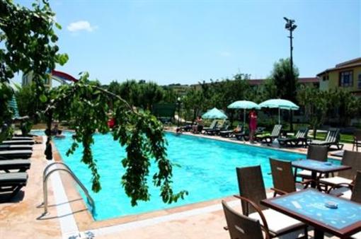 фото отеля Heyamola Resort