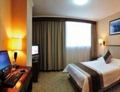 фото отеля Qingdao Hotel Middle Hong Kong Road