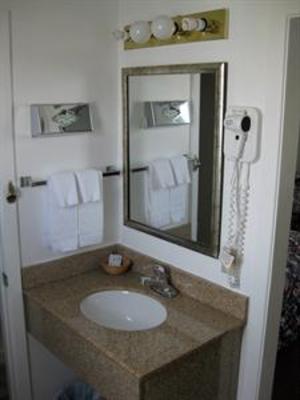 фото отеля Arnprior Motor Inn