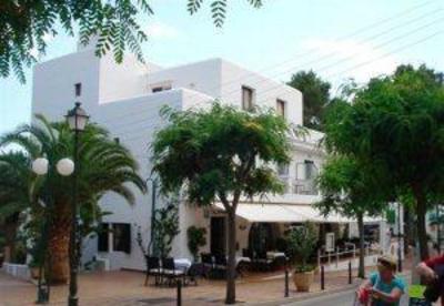 фото отеля Hostal Talamanca Santanyi