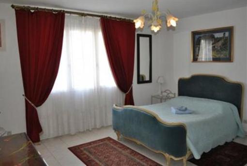фото отеля Bed & Breakfast Domaine De Bayanne Alixan