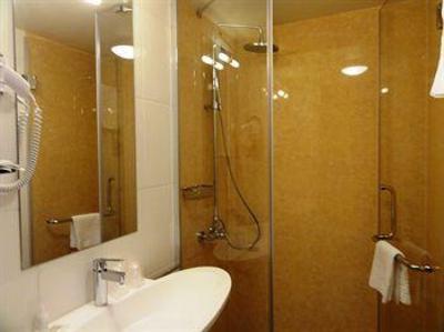 фото отеля Kyriad Toulouse Hotel Roques