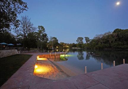 фото отеля Courtyard by Marriott New Braunfels River Village