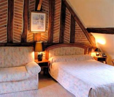 фото отеля Auberge A La Tete De Lard Hotel La Ferte-Imbault
