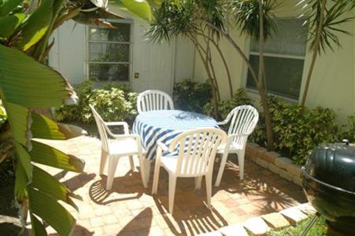 фото отеля Sunny Place Apartments Pompano Beach