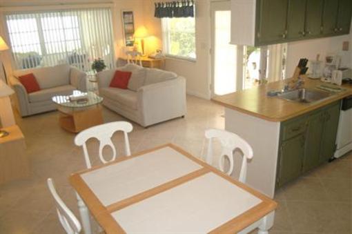 фото отеля Sunny Place Apartments Pompano Beach