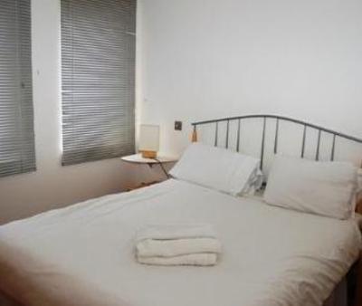 фото отеля Queens Wharf Apartments Reading