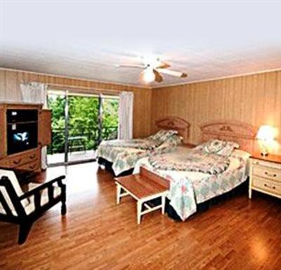 фото отеля Brass Door Inn and Suites