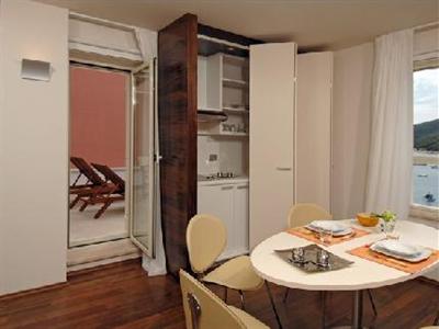 фото отеля Adoral Hotel Apartments Rabac