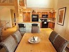фото отеля Canadian Mountain Lodging at Kicking Horse Mountain Resort