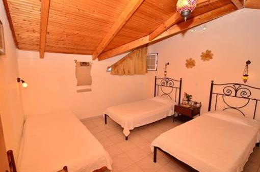 фото отеля Panorama Studios & Apartments Amoudi