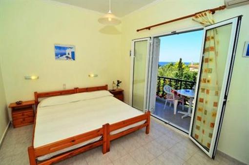 фото отеля Panorama Studios & Apartments Amoudi