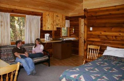 фото отеля Mount Robson Lodge & Robson Shadows Campground
