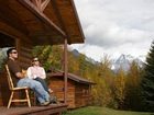 фото отеля Mount Robson Lodge & Robson Shadows Campground