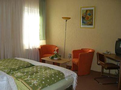 фото отеля Landhotel-Restaurant Schwalbennest