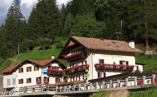 фото отеля Gasthof Lowen Welschnofen