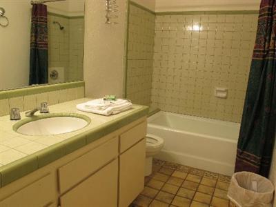 фото отеля Americas Best Value Inn & Suites Oasis of Eden