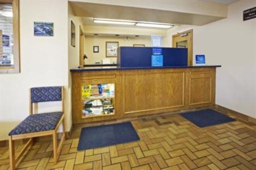 фото отеля Americas Best Value Inn Grand Forks